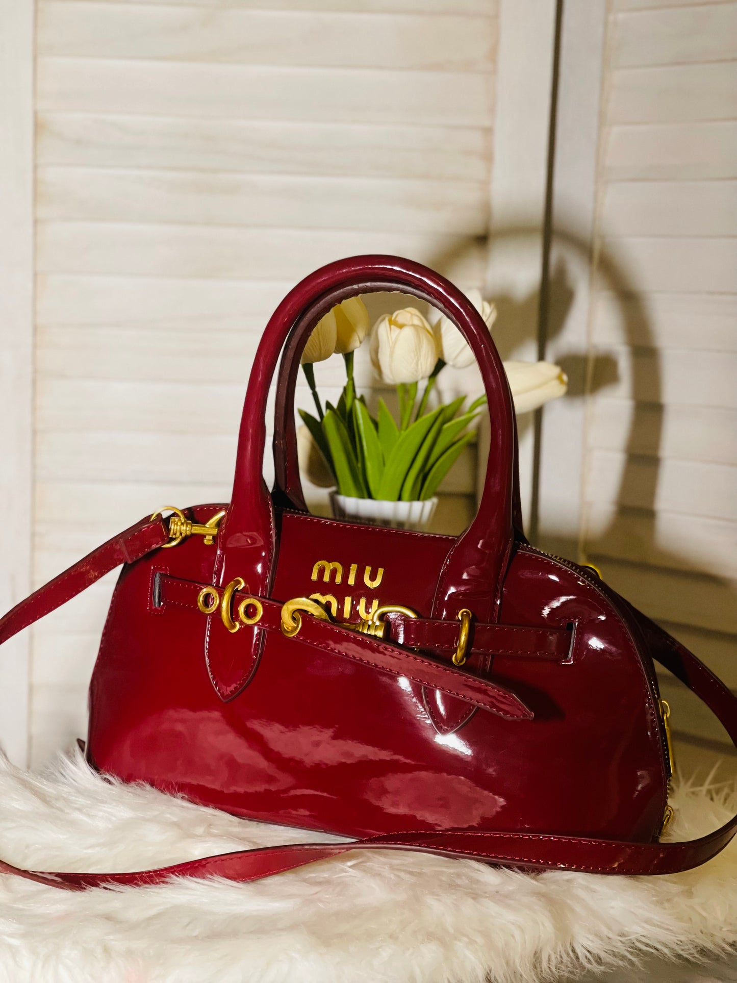 MIU MIU شنتة من
