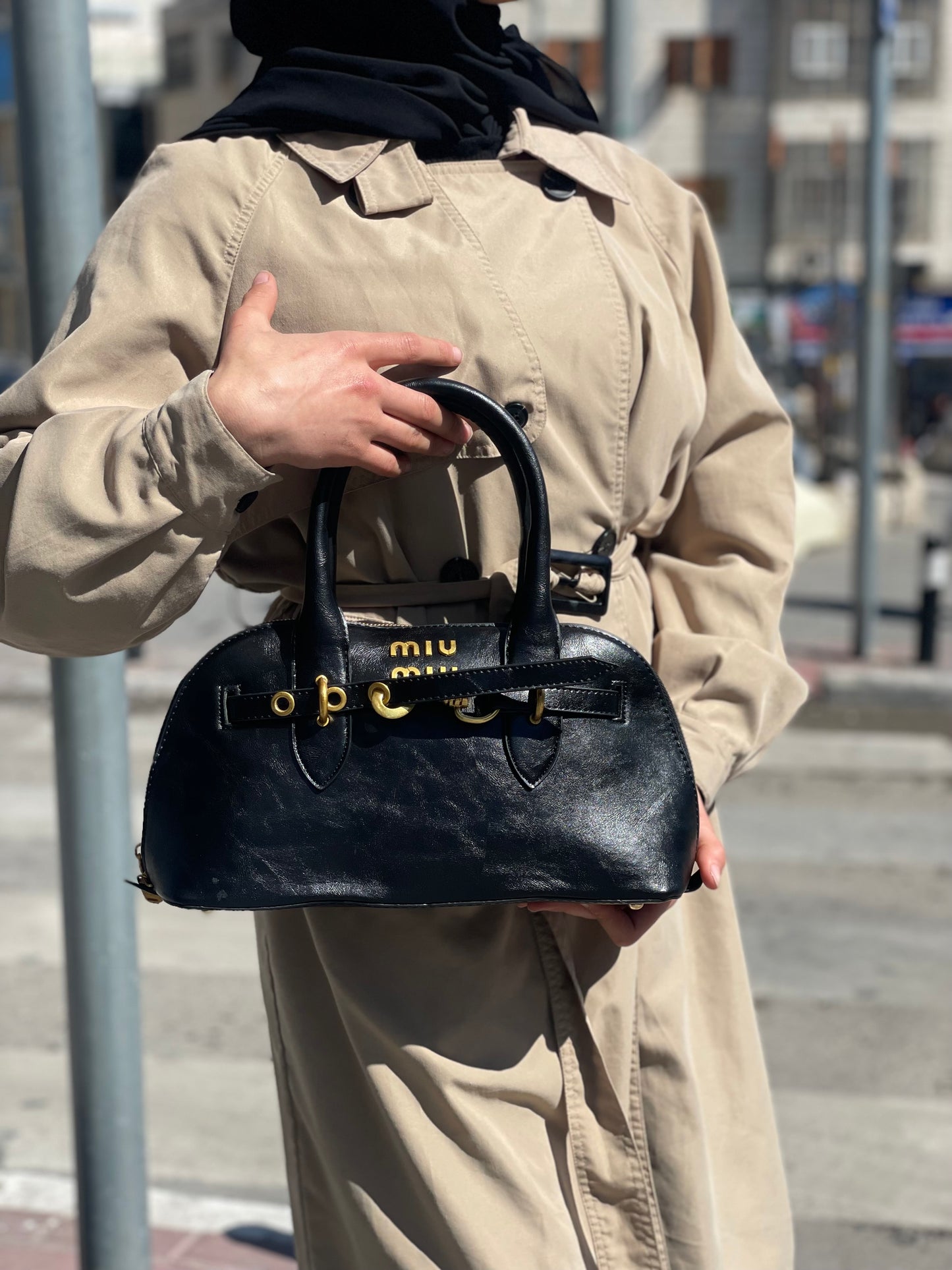 شنطة من MIU MIU