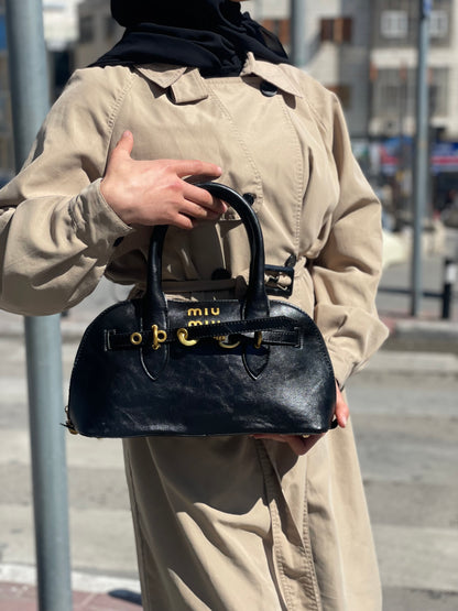 شنطة من MIU MIU