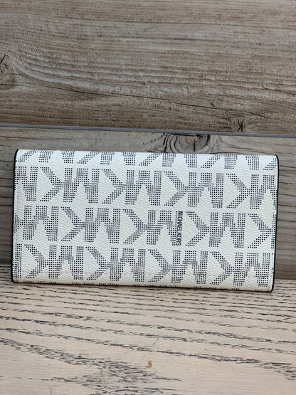 Michael kors white  wallet