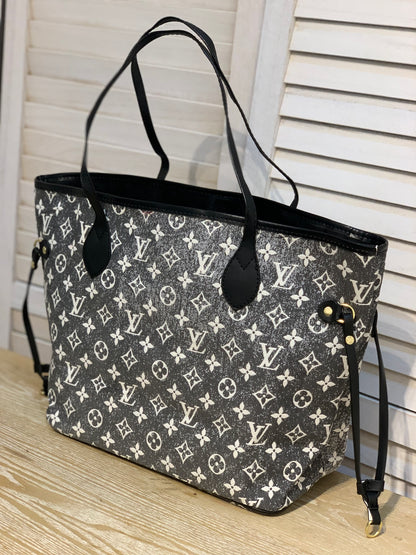 Louis Vuitton Size for large