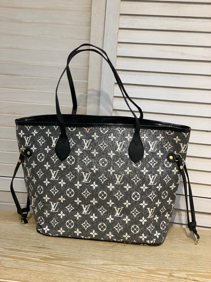 Louis Vuitton Size for large